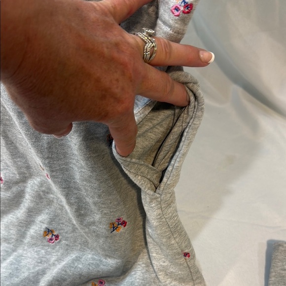 Draper James Gray Sweatshirt Dress, Pink Floral Embroidery, Size Large, Preowned - Picture 5 of 9